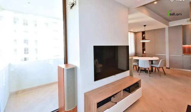 3 սենյականոց բնակարան նորակառույց շենքում Կոմիտասի պողոտայում, 106 ք.մ., բարձր առաստաղներ