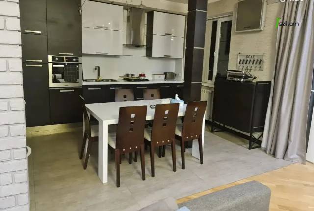 3 սենյականոց բնակարան նորակառույց շենքում Հրաչյա Ներսիսյան փողոցում, 115 քմ, բարձր առաստաղներ