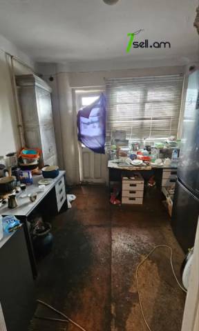 2 սենյականոց բնակարան Բաղրամյան պողոտայում, 68 քմ, 1/4 հարկ, բարձր առաստաղներ, քարե շենք