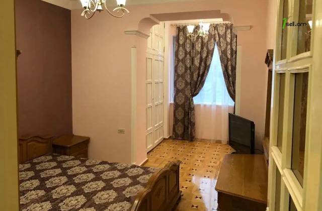 3 սենյականոց բնակարան Կոմիտասի պողոտայում, 92 քմ, 3/5 հարկ, բարձր առաստաղներ, մի քանի պատշգամբ