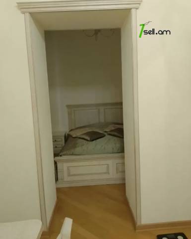 4 սենյականոց բնակարան Հովհաննես Թումանյանի փողոցում, 107 ք.մ., բարձր առաստաղներ, 2/5 հարկ