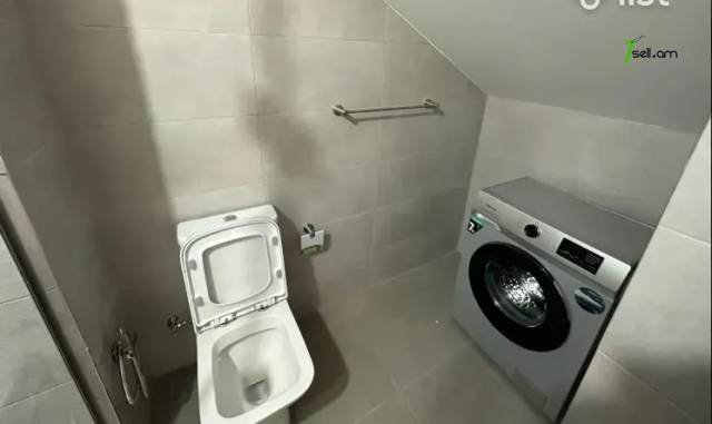 3 սենյականոց բնակարան նորակառույց շենքում Դուրյանի փողոցում, 80 ք.մ., կապիտալ վերանորոգված