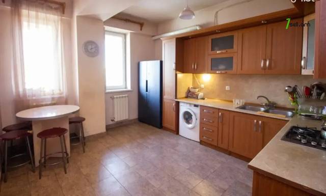 3 սենյականոց բնակարան նորակառույց շենքում Հրաչյա Ներսիսյան փողոցում, 116 ք.մ., 4/10 հարկ