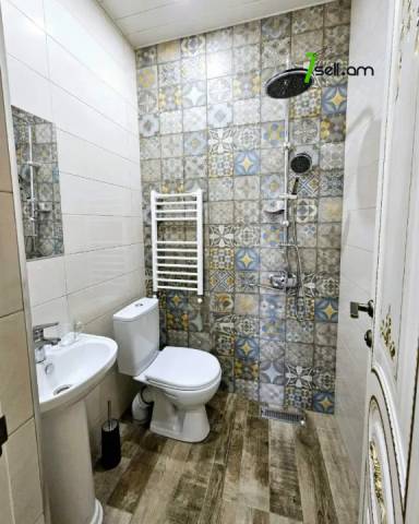 Երկու հարկանի քարե տուն Քասախում, 864 ք.մ., 3+ սանհանգույց, կապիտալ վերանորոգված