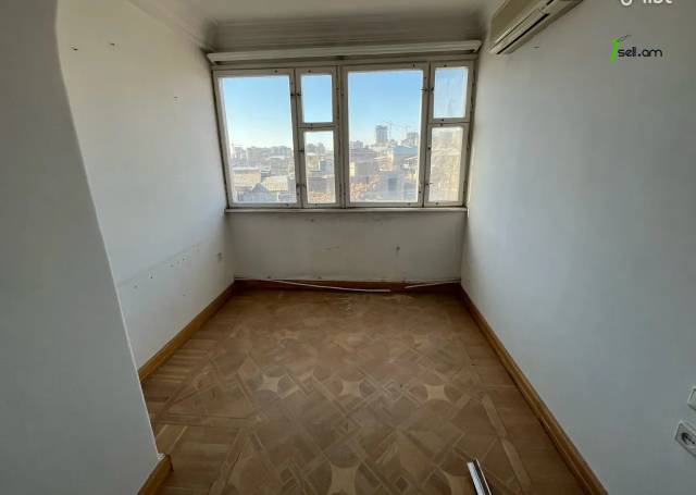 2 սենյականոց բնակարան Արմեն Տիգրանյանի փողոցում, 47 ք.մ., նախավերջին հարկ, քարե շենք