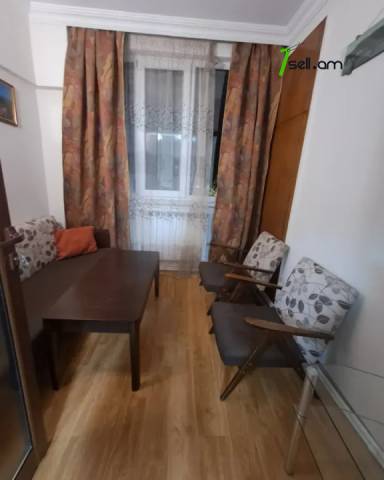 3 սենյականոց բնակարան Աբովյան փողոցում, 85 ք.մ., 2 սանհանգույց, 3/5 հարկ, կոսմետիկ վերանորոգում