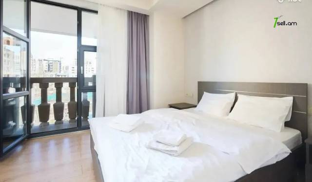 1 սենյականոց բնակարան նորակառույց շենքում Եզնիկ Կողբացու փողոցում, 39 ք.մ., 5/22 հարկ