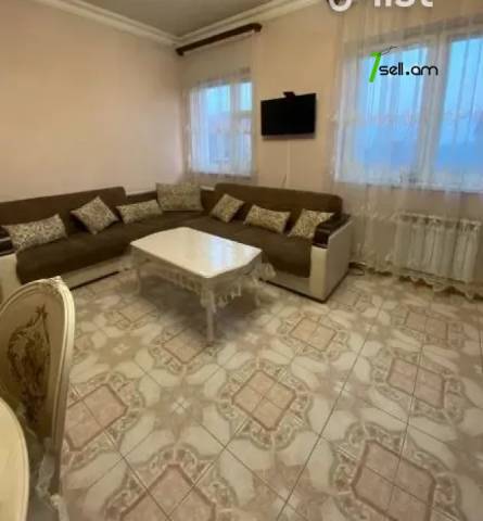 Մեկ հարկանի քարե տուն, Տիչինայի 3-րդ նրբանցք Աջափնյակում, 102 քմ, կապիտալ վերանորոգված