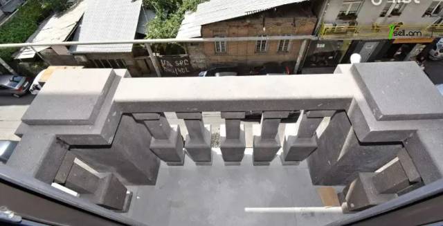 2 սենյականոց բնակարան նորակառույց շենքում Եզնիկ Կողբացու փողոցում, 40 ք.մ., բարձր առաստաղներ