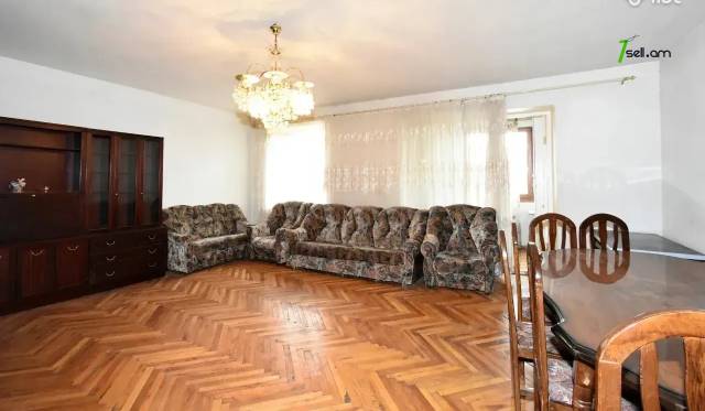 4 սենյականոց բնակարան Ավետիս Ահարոնյան փողոցում, 100 քմ, կոսմետիկ վերանորոգում, քարե շենք