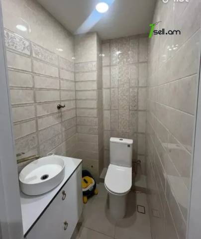 3 սենյականոց բնակարան նորակառույց շենքում Արղության փողոցում, 80 քմ, 11/14 հարկ, 2 սանհանգույց