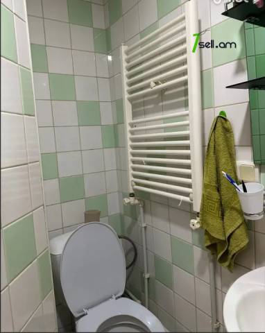 4 սենյականոց բնակարան Վիլնյուսի փողոցում, 76 ք.մ., 3/9 հարկ, մի քանի պատշգամբ, եվրովերանորոգված