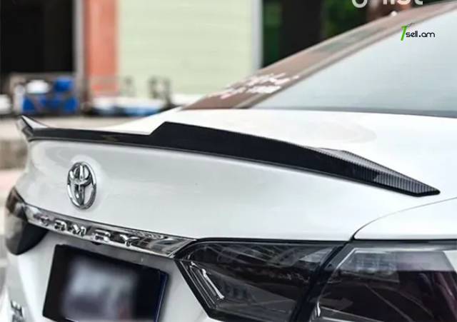 Toyota Camry սպոլեռ M4 դիզայն