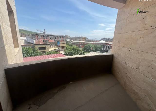 Ընդարձակ 4 սենյականոց բնակարան նորակառույց շենքում Աբովյան փողոցում, 225 քմ, 6/14 հարկ