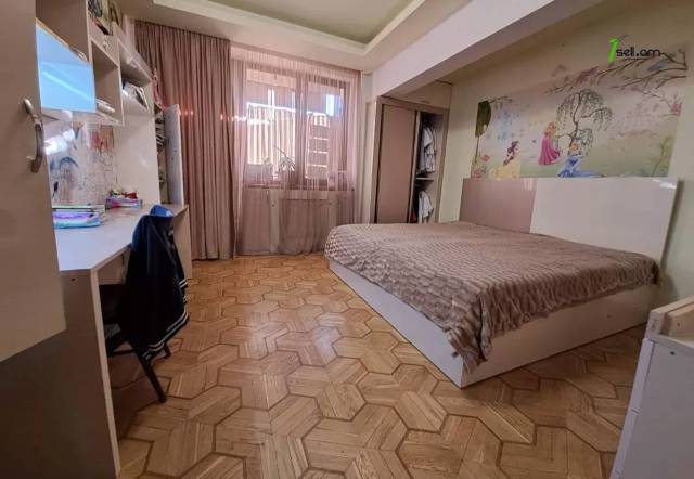 4 սենյականոց բնակարան Պուշկինի փողոցում, 125 ք.մ., 2 սանհանգույց, նախավերջին հարկ