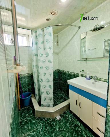 Երկու հարկանի քարե տուն Միչուրինի փողոցում Էրեբունիում, 380 ք.մ., 3+ սանհանգույց, եվրովերանորոգված