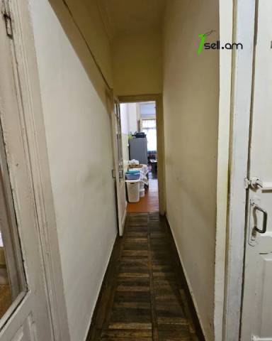 3 սենյականոց բնակարան Ղազարոս Աղայան փողոցում, 100 ք.մ., բարձր առաստաղներ, 1/4 հարկ