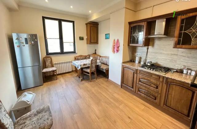 3 սենյականոց բնակարան նորակառույց շենքում Գրիբոյեդովի փողոցում, 116 քմ, 11/16 հարկ, 2 սանհանգույց