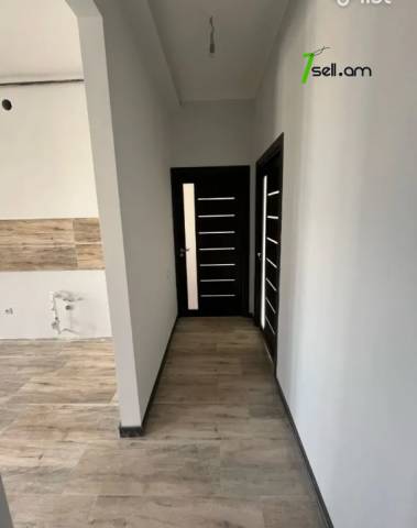 3 սենյականոց բնակարան նորակառույց շենքում Մոնթե Մելքոնյան փողոցում, 100 ք.մ., 2 սանհանգույց