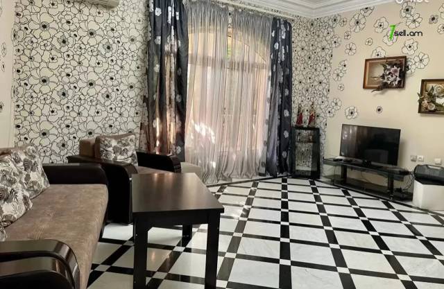 Չորս հարկանի քարե տուն Սիմեոն Երևանցու փողոցում կենտրոնում, 550 ք.մ., 3+ սանհանգույց