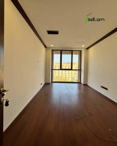 Գրասենյակային տարածք Փավստոս Բուզանդի փողոցում կենտրոնում, 60 քմ