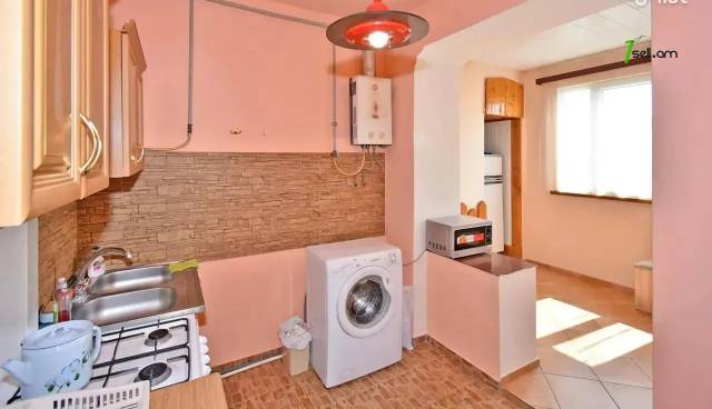 1 սենյականոց բնակարան Գյուլբենկյան փողոցում, 43 քմ, մի քանի պատշգամբ, եվրովերանորոգված, քարե շենք