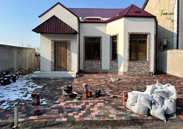Մեկ հարկանի քարե տուն Կենտրոնական փողոցում Գեղանիստում, 360 ք.մ., մասնակի վերանորոգում