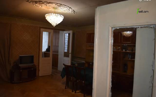 4 սենյականոց բնակարան Լվովյան փողոցում, 76 ք.մ., 1/5 հարկ, քարե շենք