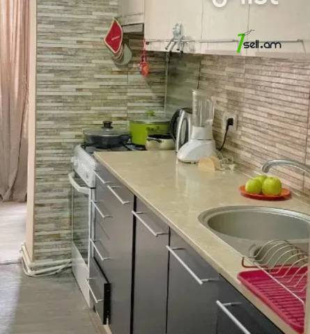 2 սենյականոց բնակարան Ռուբինյանց փողոցում, 69 ք.մ., նախավերջին հարկ, բարձր առաստաղներ