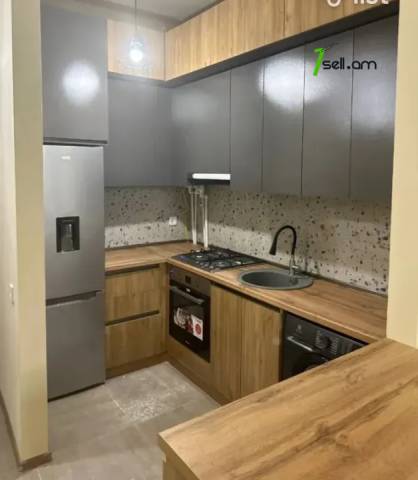 2 սենյականոց բնակարան նորակառույց շենքում Կարապետ Ուլնեցու փողոցում, 63 ք.մ., բարձր առաստաղներ