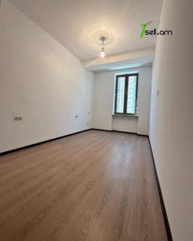 3 սենյականոց բնակարան նորակառույց շենքում Մելքումովի փողոցում, 61 ք.մ., 2/4 հարկ