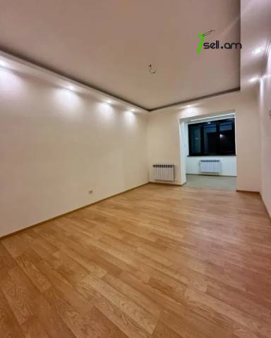 2 սենյականոց բնակարան Արամ Խաչատրյանի փողոցում, 45 ք.մ., 2/5 հարկ, կապիտալ վերանորոգված, քարե շենք