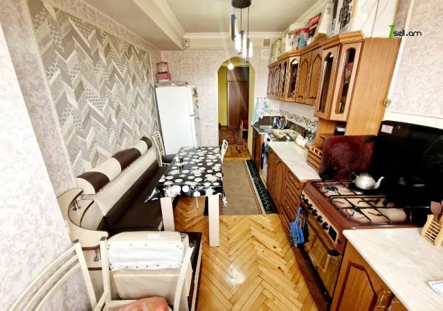 3 սենյականոց բնակարան Էրեբունու փողոցում, 80 ք.մ., 12/14 հարկ, եվրովերանորոգված