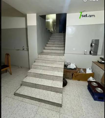 Կոմերցիոն անշարժ գույք Պարոնյան փողոցում կենտրոնում, 130 քմ