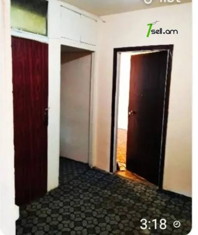 3 սենյականոց բնակարան, Շիրակ փողոցի 5-րդ նրբանցք, 62 ք.մ., 2/5 հարկ, մասնակի վերանորոգում, քարե շենք