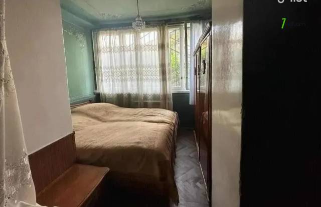 2 սենյականոց բնակարան Կուրղինյան փողոցում, 72 ք.մ., 2/4 հարկ, քարե շենք