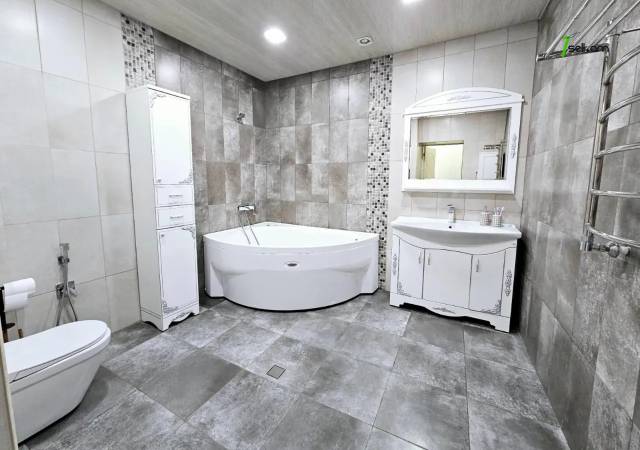 Երկու հարկանի քարե տուն Նոր Արեշի 37րդ փողոցում Էրեբունիում, 855 ք.մ., 2 սանհանգույց