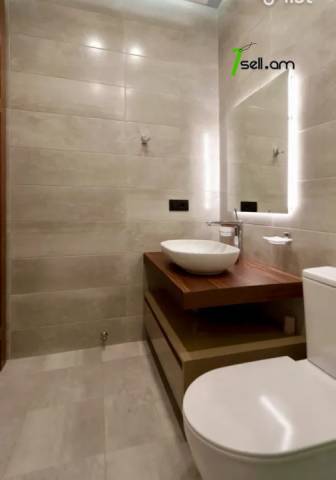 3 սենյականոց բնակարան Ազատության պողոտայում, 110 քմ, 2 սանհանգույց, բարձր առաստաղներ