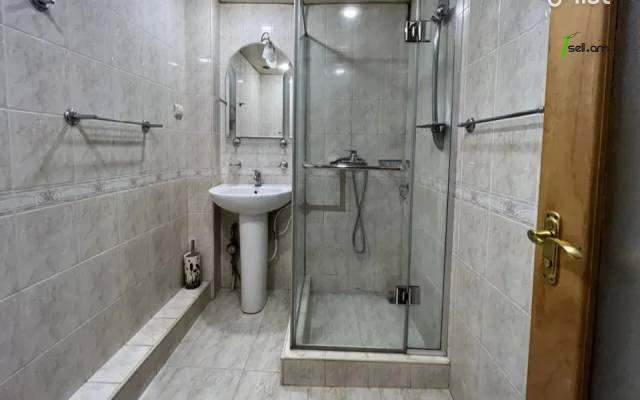 2 սենյականոց բնակարան Թումանյան փողոցում, 60 քմ, բարձր առաստաղներ, կապիտալ վերանորոգված