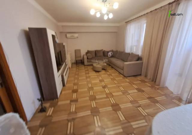 3 սենյականոց բնակարան Երվանդ Քոչարի փողոցում, 95 ք.մ., 4/13 հարկ, մի քանի պատշգամբ
