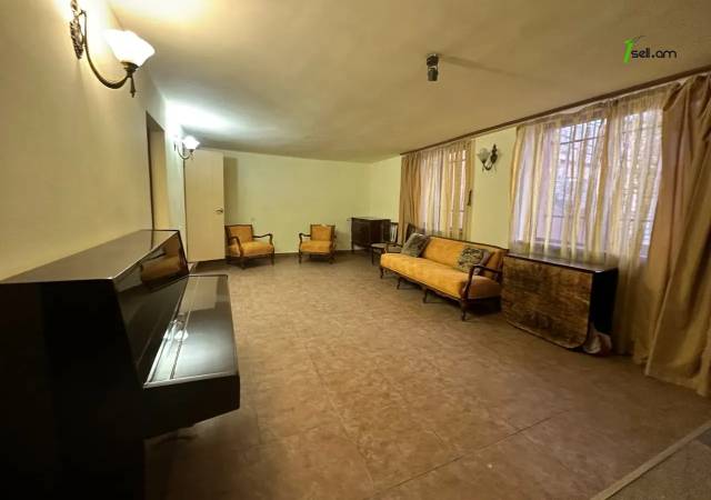 Մեկ հարկանի քարե տուն Արամ Խաչատրյանի փողոցում Արաբկիրում, 60 ք.մ., կապիտալ վերանորոգված