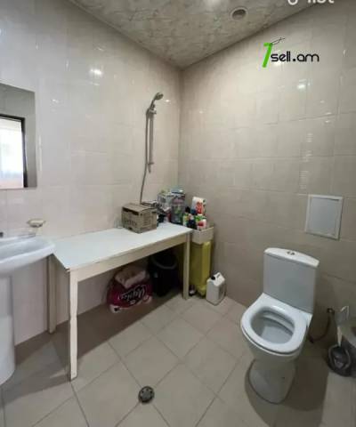 3 սենյականոց բնակարան նորակառույց շենքում Պարույր Սևակի փողոցում, 113 ք.մ., 2 սանհանգույց