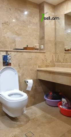 Երկու հարկանի քարե տուն Գաջեգործների փողոցում Էրեբունիում, 120 քմ, կապիտալ վերանորոգված