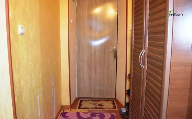 3 սենյականոց բնակարան Շիրակացի փողոցում, 81 ք.մ., 1/3 հարկ, եվրովերանորոգված, քարե շենք