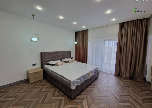 4 սենյականոց բնակարան նորակառույց շենքում, Ներսիսյան փողոցի փակուղի, 200 քմ, նախավերջին հարկ