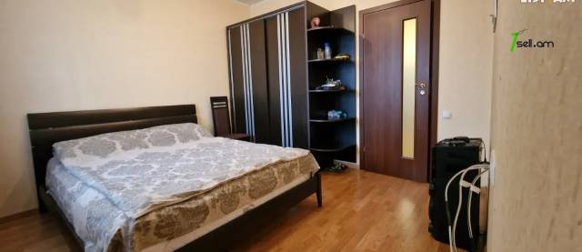 Երկու հարկանի քարե տուն, Բարեկամության փողոցի 2-րդ նրբանցք Նոր Նորքում, 800 ք.մ., 2 սանհանգույց