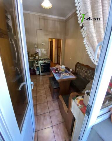 Ընդարձակ 1 սենյականոց բնակարան Տիգրան Մեծի պողոտայում, 58 ք.մ., 2/4 հարկ, կապիտալ վերանորոգված