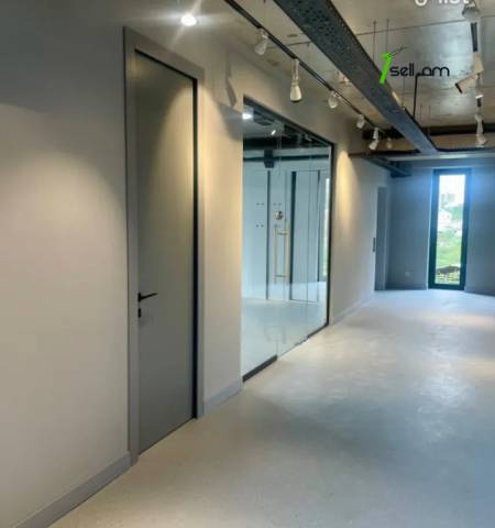 Բազմաֆունկցիոնալ գույք Ոսկերիչների փողոցում կենտրոնում, 150 քմ