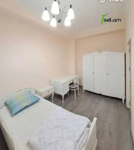 2 սենյականոց բնակարան նորակառույց շենքում Նիկողայոս Ադոնցի փողոցում, 40 ք.մ., բարձր առաստաղներ
