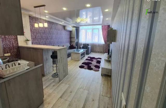 3 սենյականոց բնակարան Եզնիկ Կողբացու փողոցում, 50 ք.մ., դիզայներական ոճով վերանորոգված